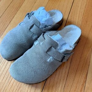 EUC Birkenstock Boston Shearling Stone Coin